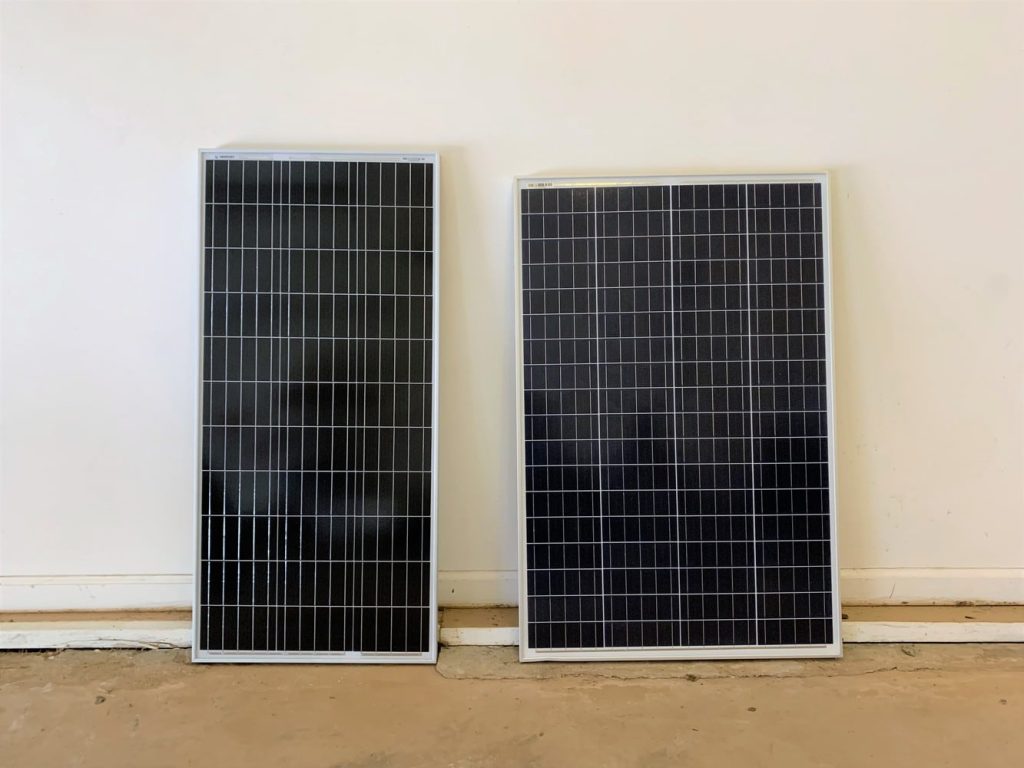 Size comparison of mono and poly panels